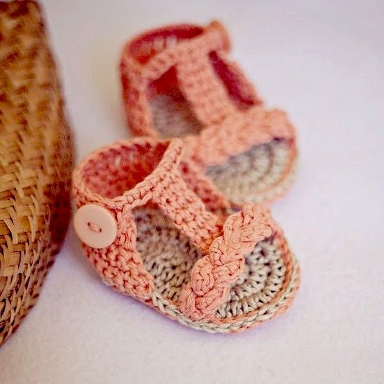 Baby sandal by melangedesigns.blogspot.com / Gehaakte schoenen - Dimfies